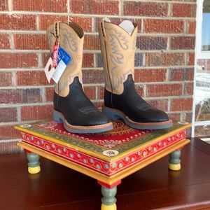 NWT Gorgeous detail & stitching on these Ariat Cobalt Crepe western style boots